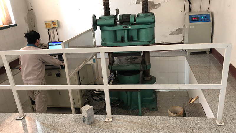 微機(jī)電液伺服萬能材料試驗(yàn)機(jī)